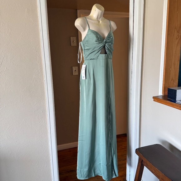 AZAZIE JENNA A LINE PLEATED STRETCH SATIN DRESS A4 BRAND NEW - Picture 5 of 14